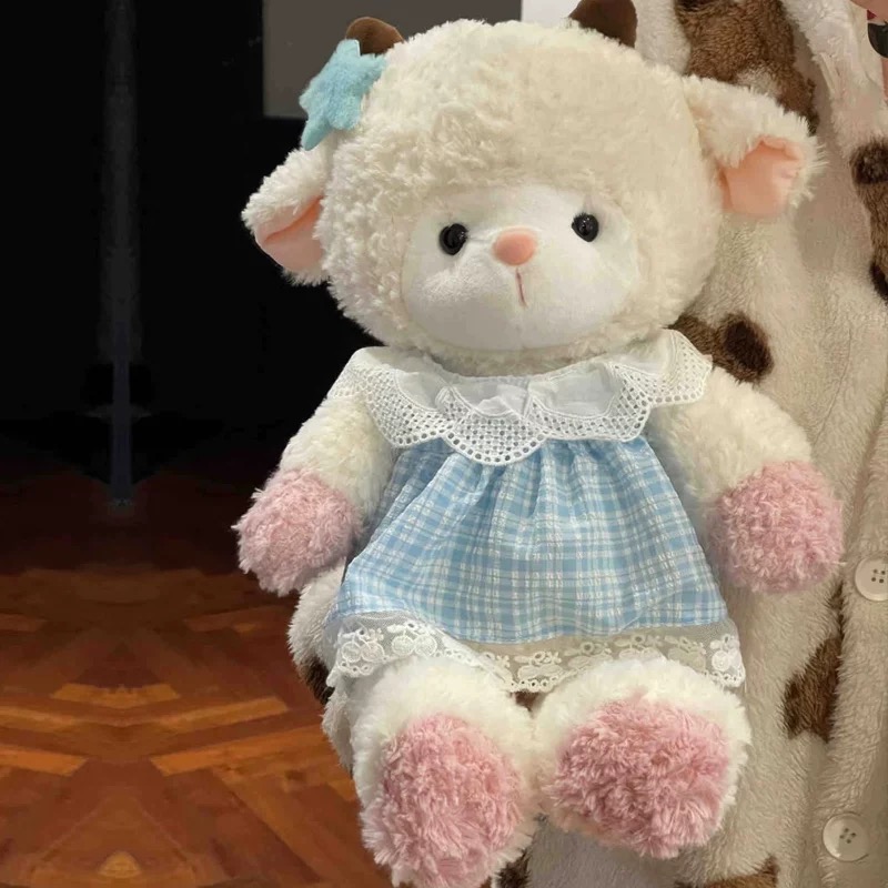 Cừu chạy Bobova mặc đồ